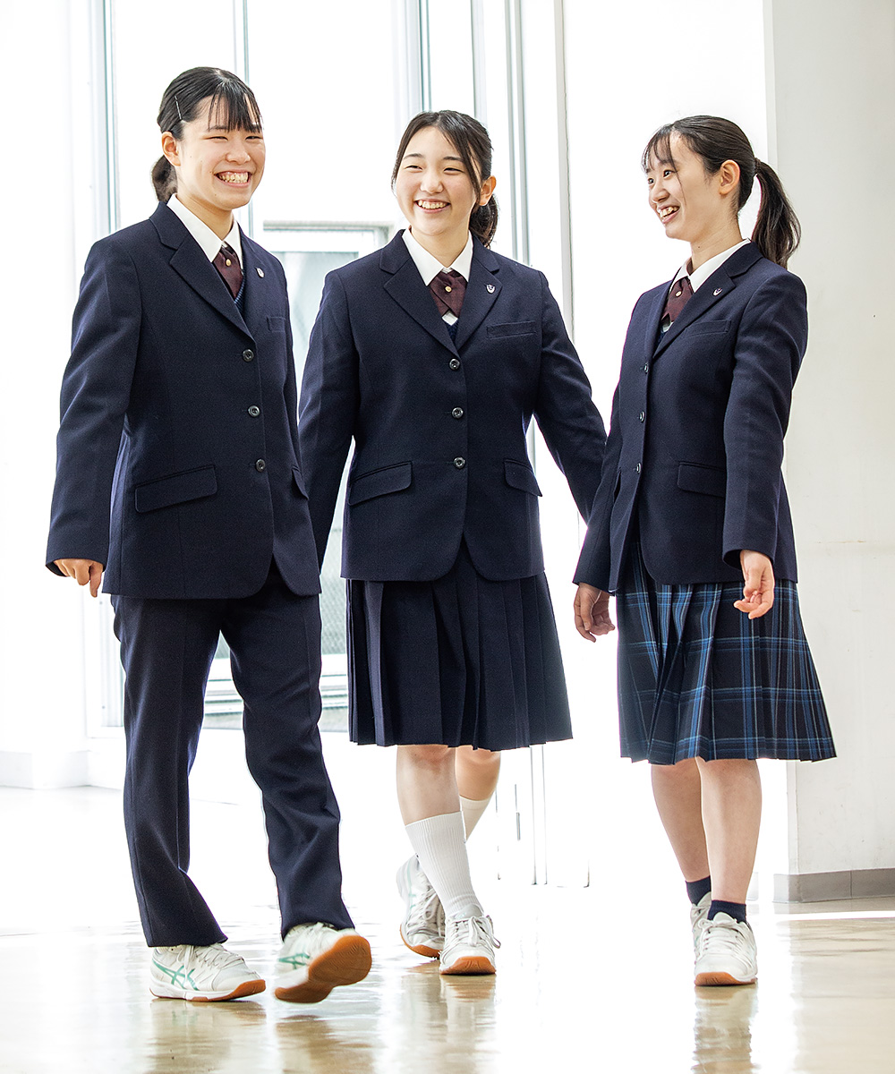 制服紹介 | 東京家政大学附属女子中学校・高等学校